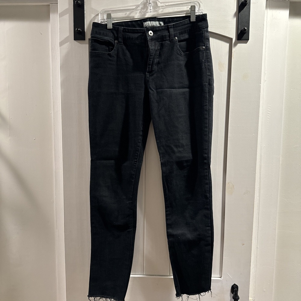 Chico's Platinum Jeans Womens 0.5 Tall Black Straight Leg Frayed Hem Mid Rise